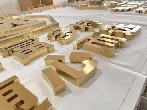 建德拉丝不锈钢字的特点。