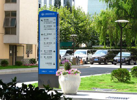 建德哪些因素影响宣传栏的制作？